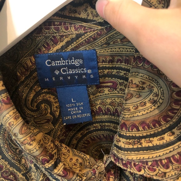 Gorgeous 100% silk patterned button up! Fits up to XXL - Picture 2 of 4